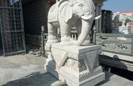 大象石雕：门口装饰的多样化选择