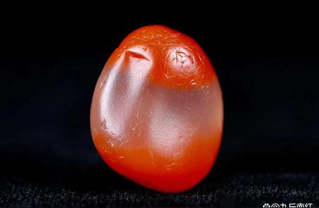 天地红独籽：南红顶级孤品，珍稀无比，收藏价值非凡