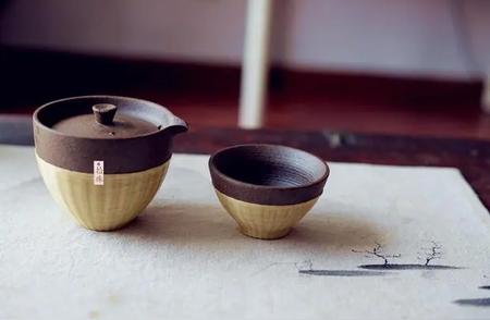 陶茶具：泥土艺术与茶香的千年交融