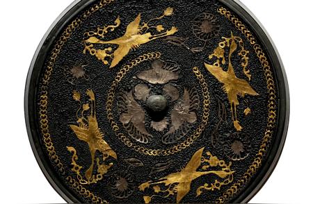 探索神秘铜镜：千年之谜与百万价值
