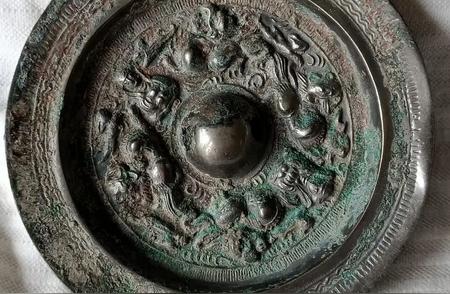 古代铜镜的文化价值及其收藏意义