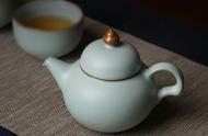 汝窑与紫砂：茶壶界的艺术之争