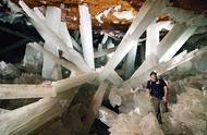 揭秘地球上最壮观的水晶洞，探寻比人类还高的水晶柱之谜