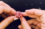 轻松上手！DIY串珠戒指制作教程，手工难度2颗星！
