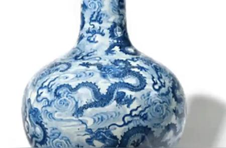 中国花瓶法国拍卖创纪录高价售出