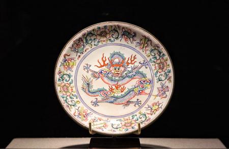 广珐琅盛世：康雍乾时期的艺术珍品赏析