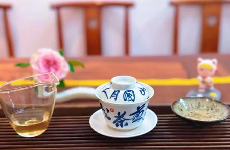 中国茶的起源与历史文化深度解析