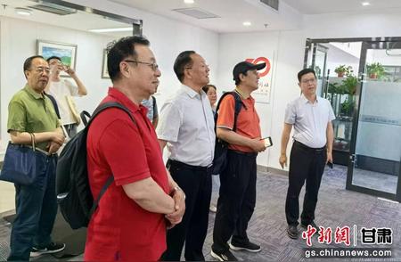 兰州大学校友书画协会：初夏雅韵展现中新书画魅力