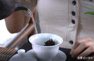 掌握泡茶艺术：五种注水方式助你成为茶道高手！