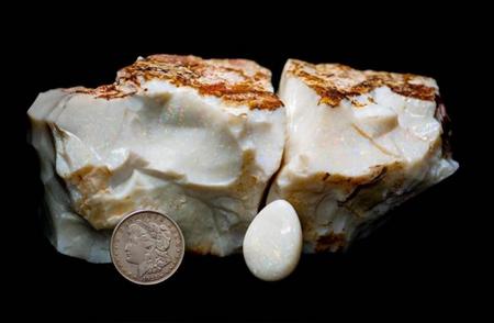 世界最大蛋白石以14万美元成交，重达1万多克拉，超乎想象！