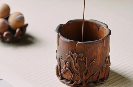 竹雕玉兰杯香炉：传统工艺与艺术的完美结合