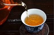 秋季饮茶有讲究：专家建议“2喝2不喝”，顺应季节好处多多