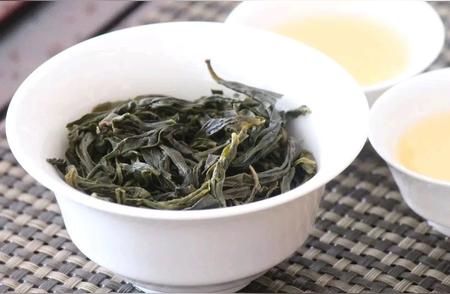 揭秘大红袍：究竟属于红茶还是乌龙茶？