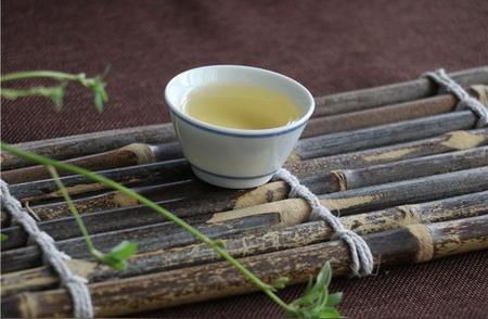 四季茶韵：掌握辨别普洱春、夏、秋茶的技巧