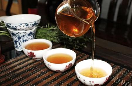 泡茶与煮茶：两种不同的茶艺方法