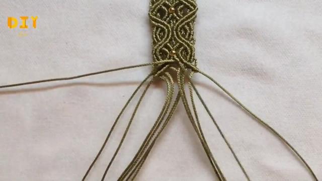 手工编织孔雀石手链，方法很简单，手把手教你学会（教程2）